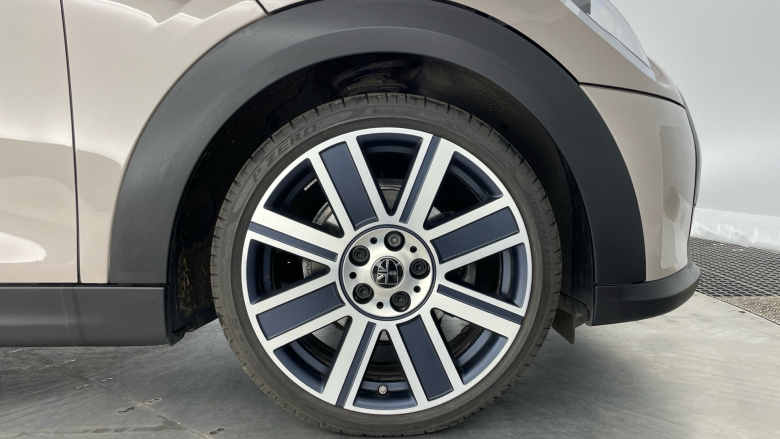 MINI Hatchback 1.5 Cooper Exclusive 5dr Auto [Comfort Pack] Petrol Hatchback